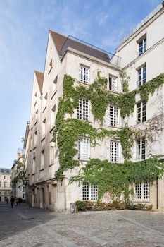 mije marais hostel