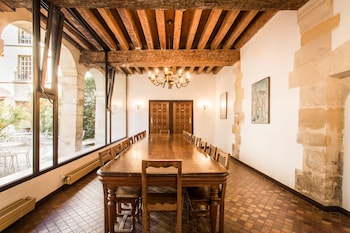 mije marais hostel