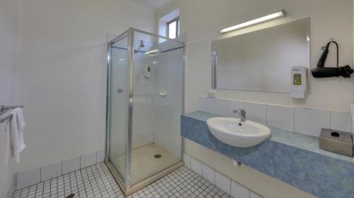 the cottage motor inn albury cbd