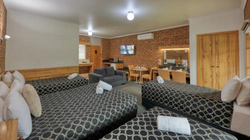 the cottage motor inn albury cbd
