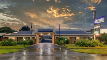 the cottage motor inn albury cbd