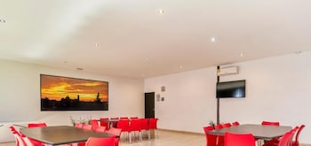 First Inn Hotel & Business,Gustavo A. Madero>>Chiautla,3 star