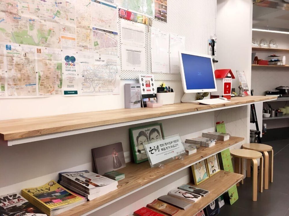 b my guesthouse hostel