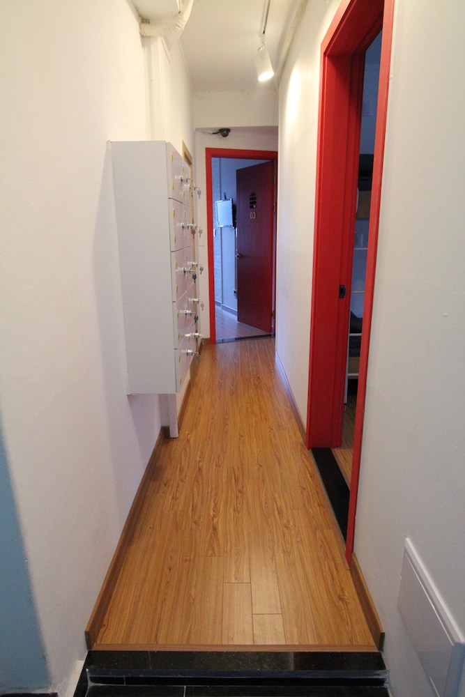 b my guesthouse hostel