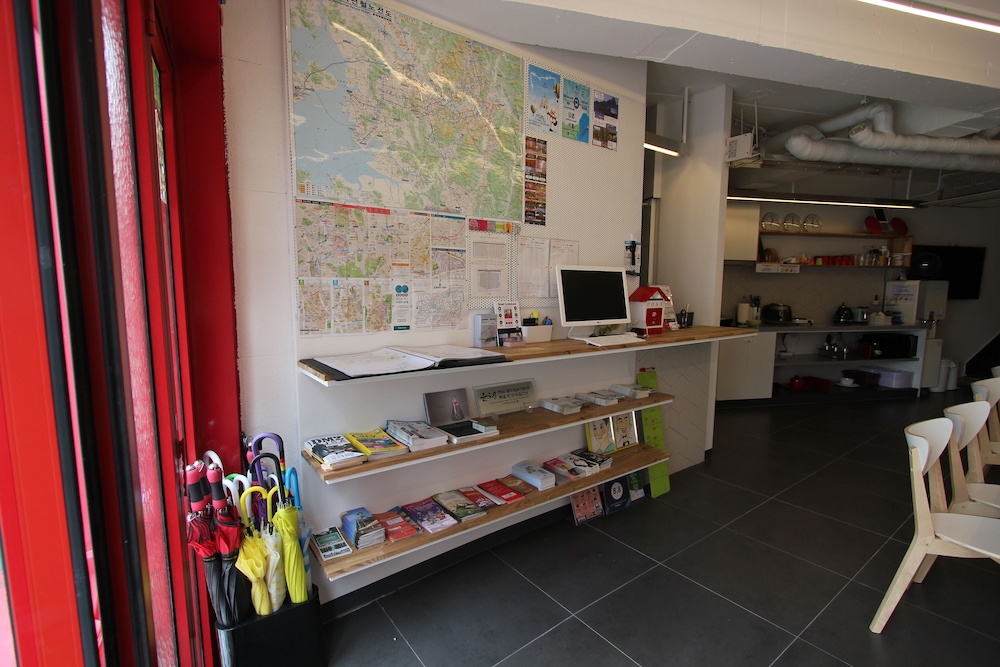 b my guesthouse hostel