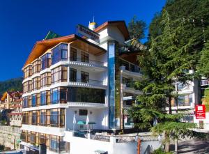 Hotel Broadways Inn,Mall Road,3 star