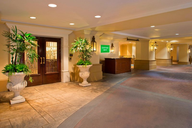 courtyard by marriott new orleans french quarter iberville