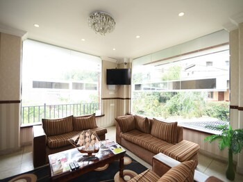 Galaxy City Hotel,Nuwara Eliya>>Kandy,4 star