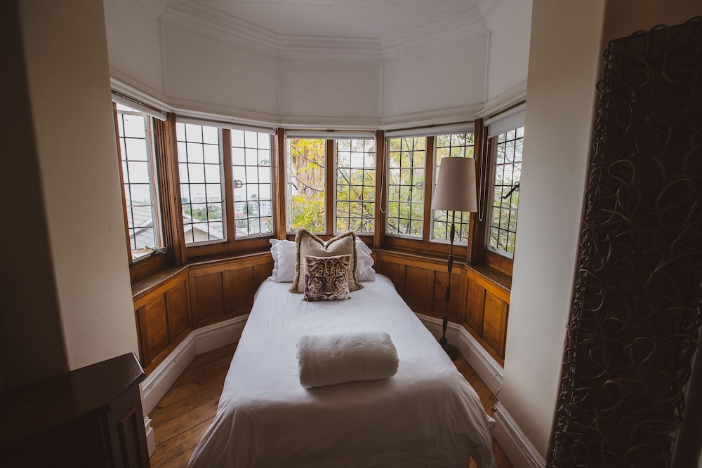 ashby manor guest house