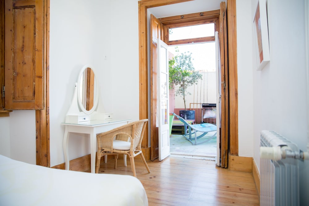 this is lisbon hostel