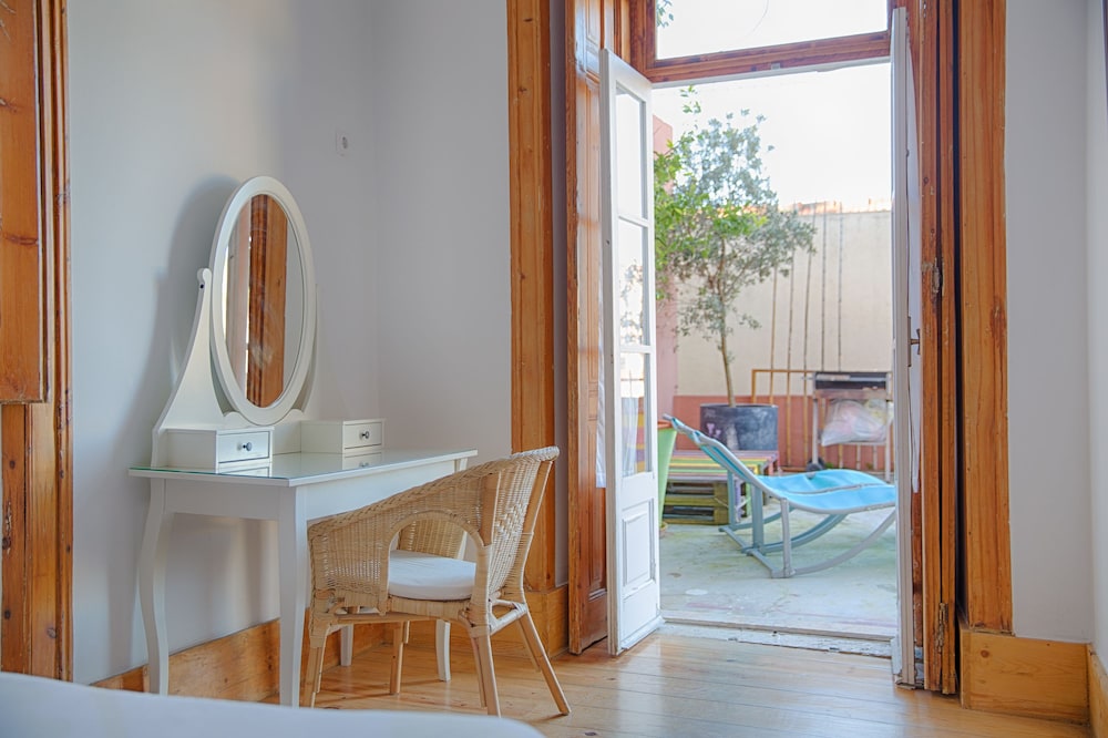 this is lisbon hostel