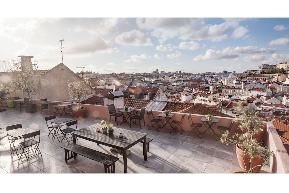 this is lisbon hostel