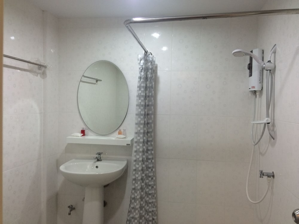 double dd house mrt sutthisarn