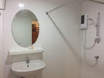 double dd house mrt sutthisarn