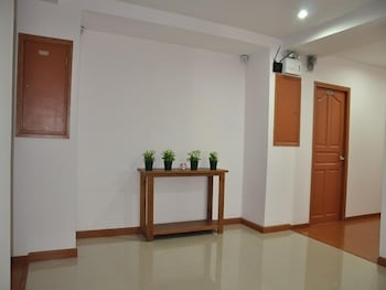 double dd house mrt sutthisarn