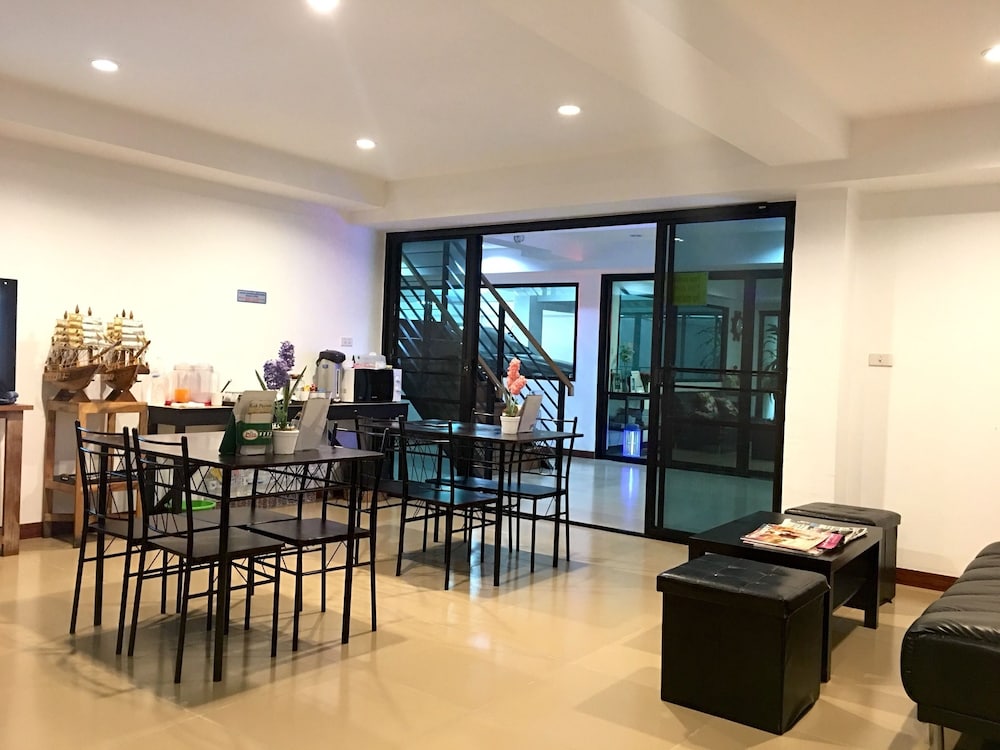 double dd house mrt sutthisarn