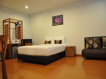 double dd house mrt sutthisarn