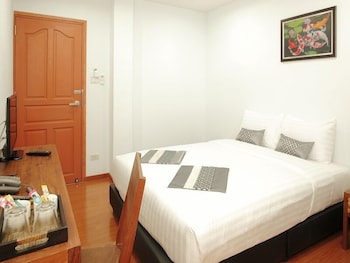 double dd house mrt sutthisarn