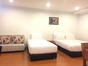 double dd house mrt sutthisarn