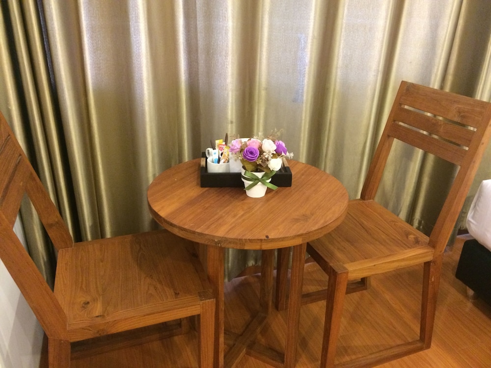 double dd house mrt sutthisarn