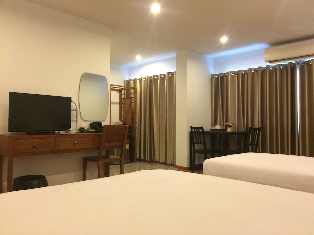 double dd house mrt sutthisarn