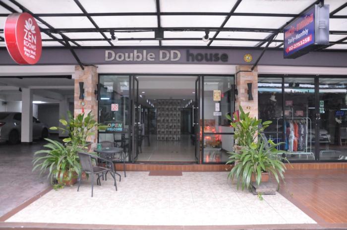 double dd house mrt sutthisarn