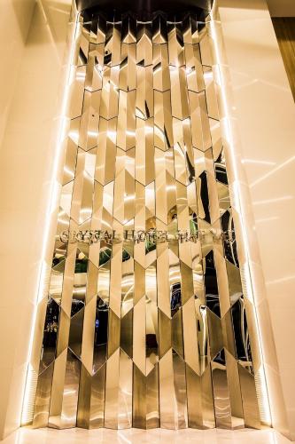 crystal hotel hat yai