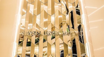 crystal hotel hat yai