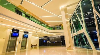 crystal hotel hat yai