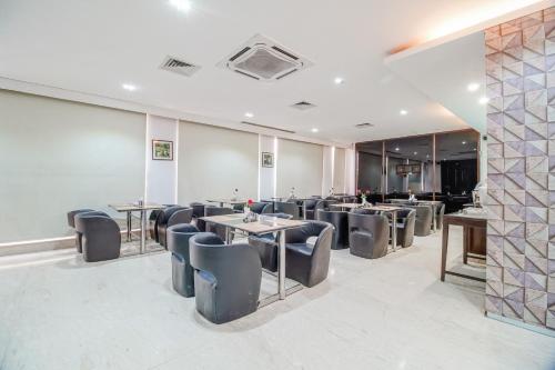 Hotel Bellvue,In New Delhi (South Delhi),3 star