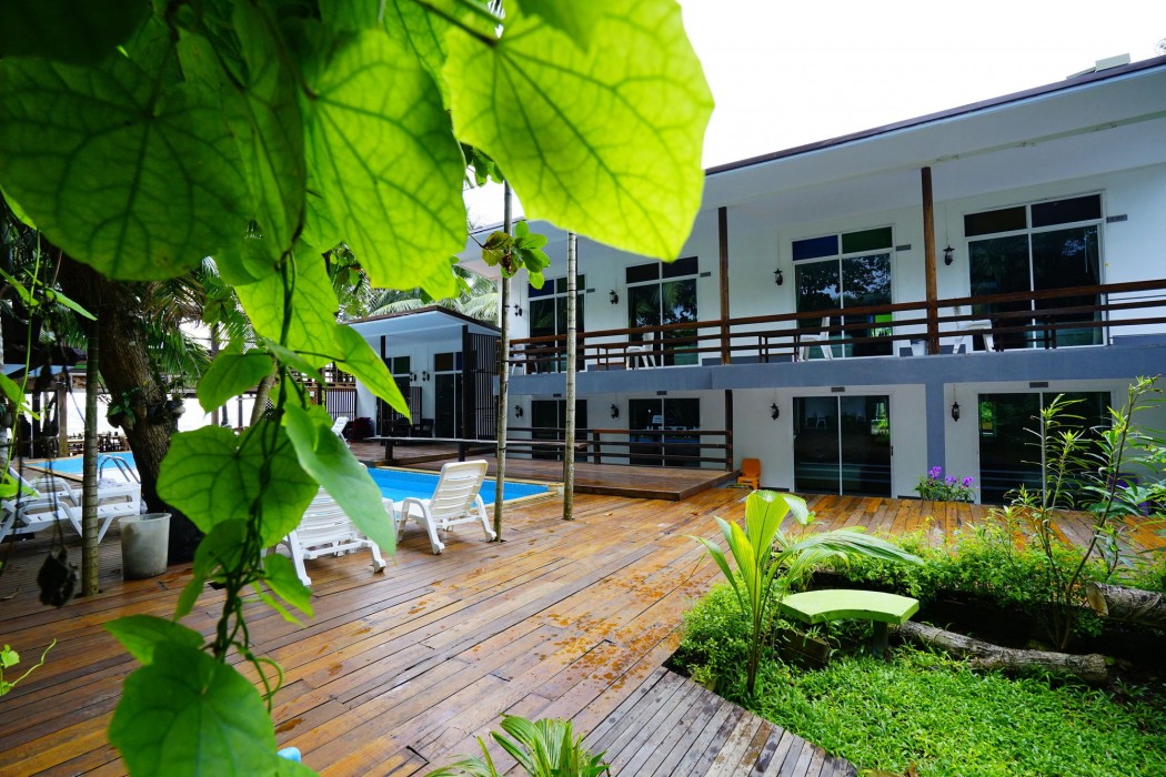 apple beachfront resort
