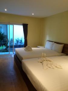 apple beachfront resort