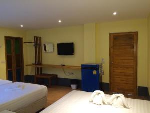 apple beachfront resort