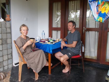 peacock wings guest house