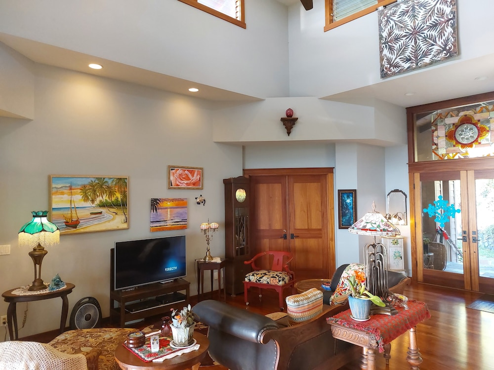 kona palace in captain cook