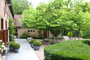 Hof Te Spieringen,Galmaarden>>Enghien,4 star