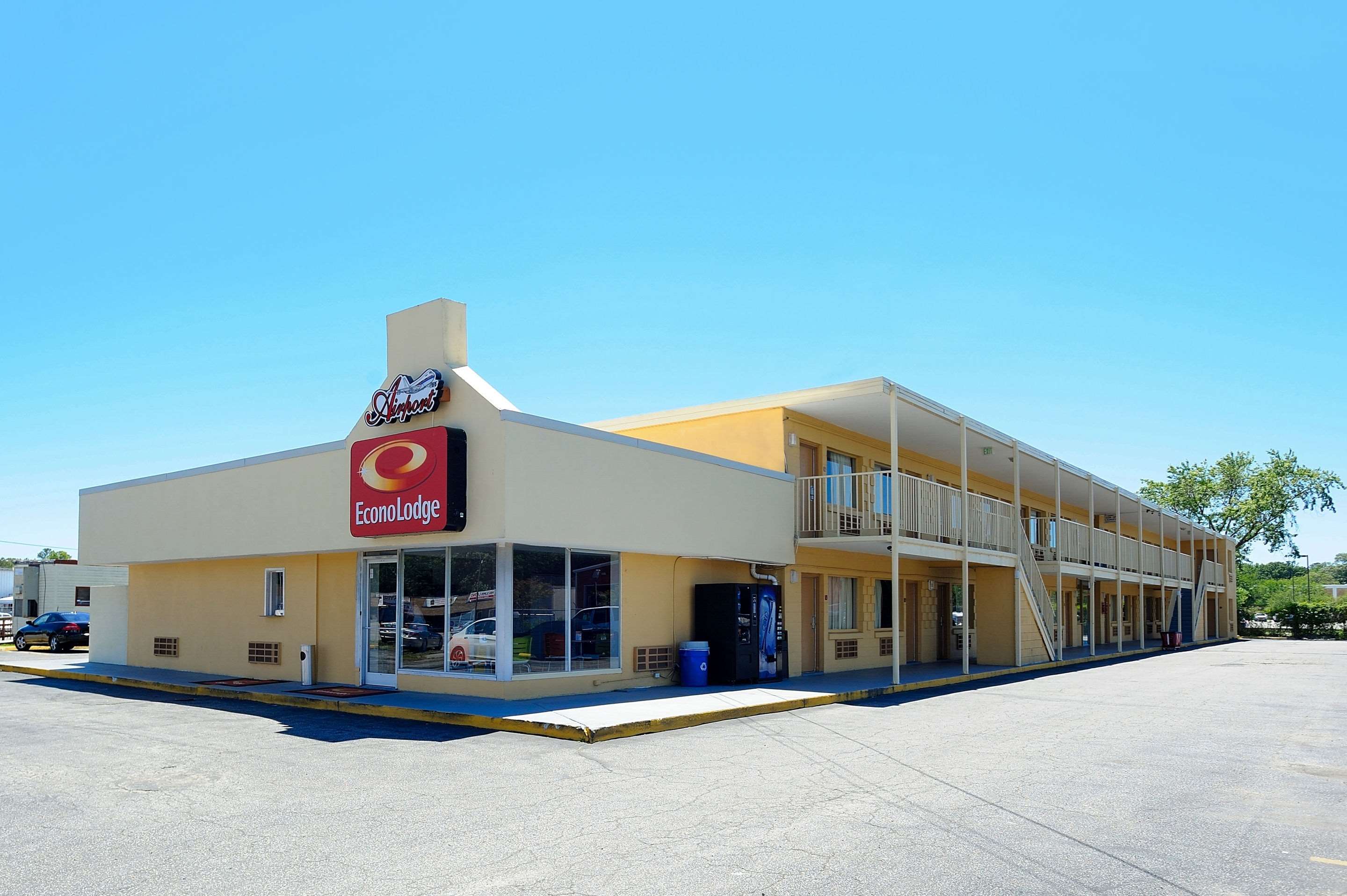 econo lodge airport