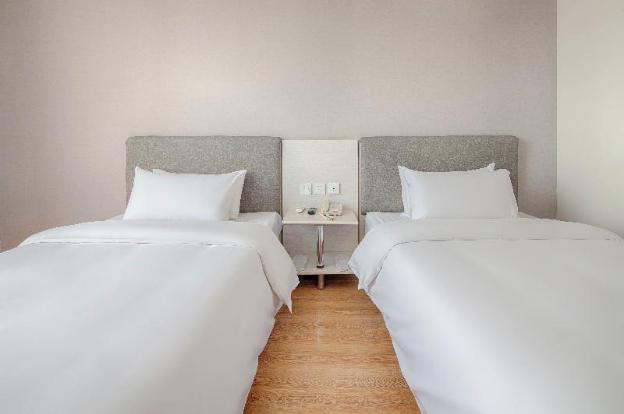 hanting hotel qingdao licang wanda 2nd branch