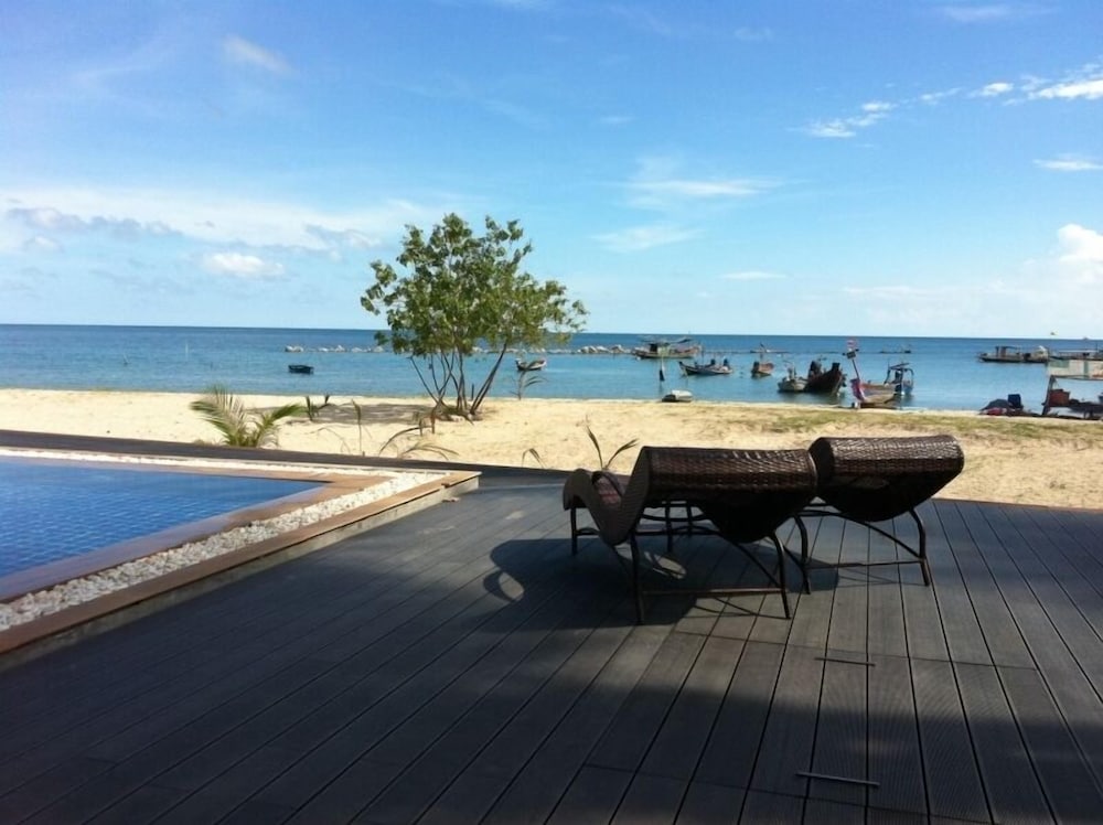 poolsawat villa