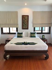 poolsawat villa