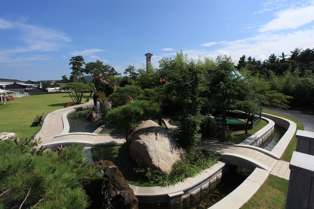donghae boyang hot spring convention hotel