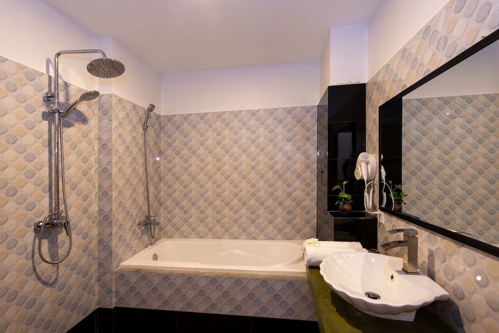 the unique angkor villa