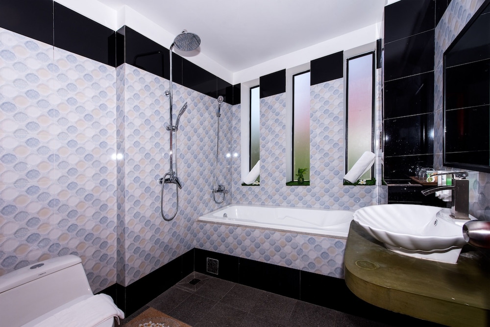 the unique angkor villa