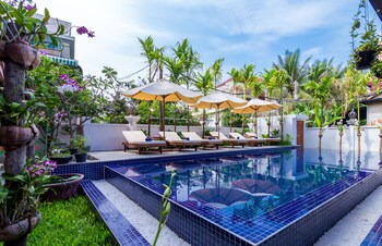 the unique angkor villa