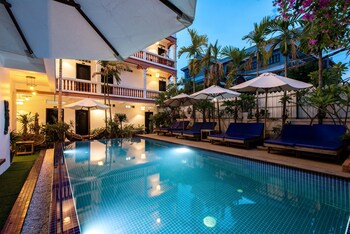 the unique angkor villa