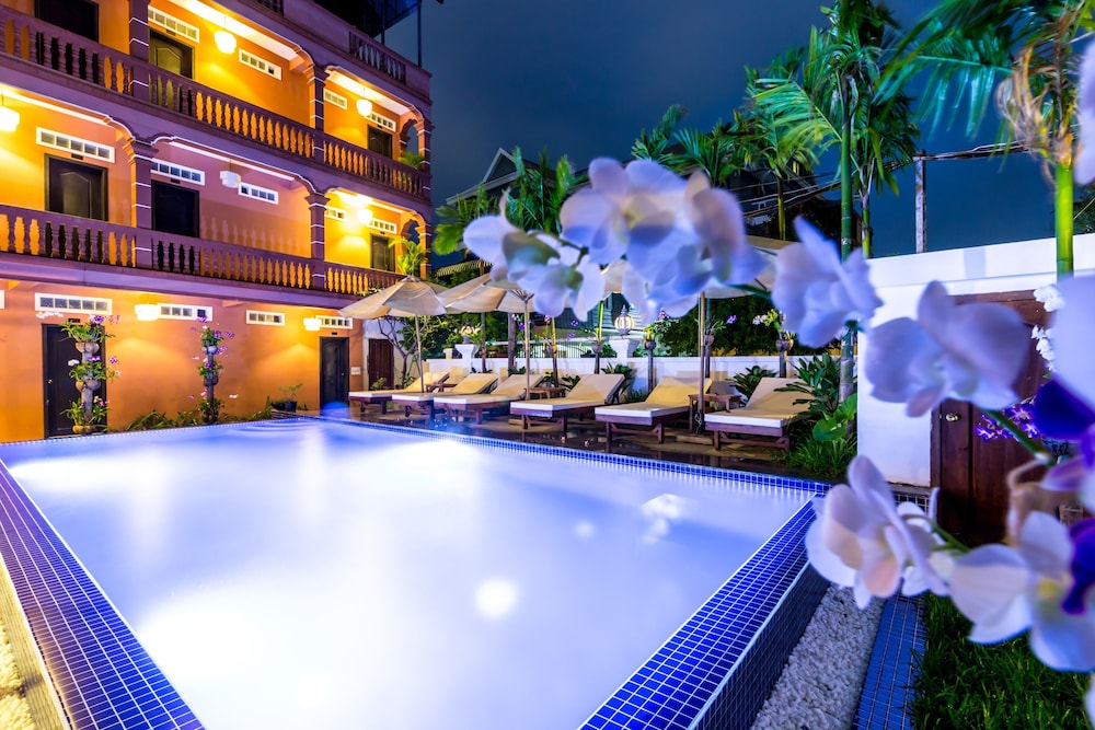 the unique angkor villa