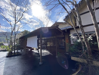 yugawara spa ryokan ashikari