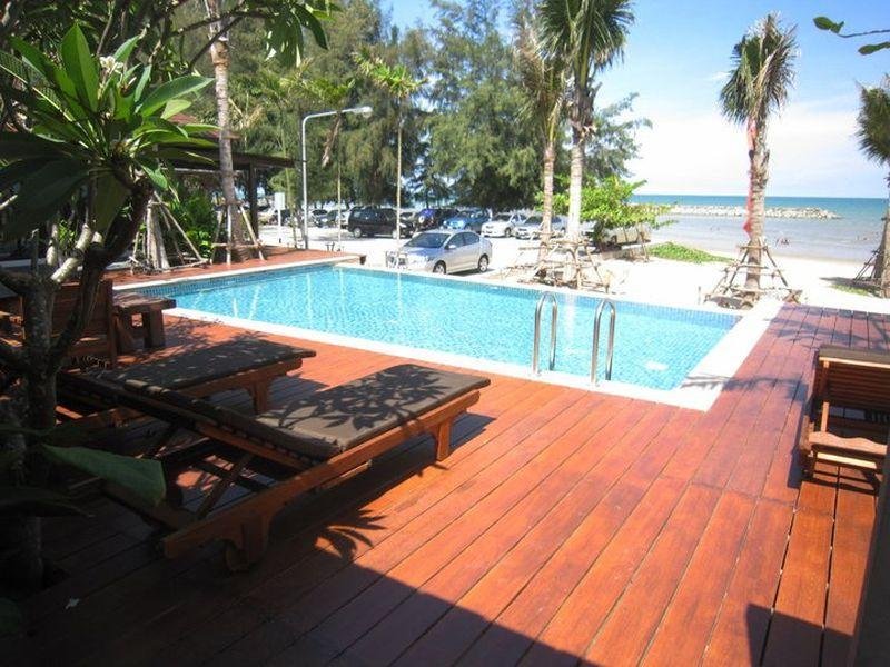 Chidlom Resort,Cha-Am>>Ban Laem,3 star