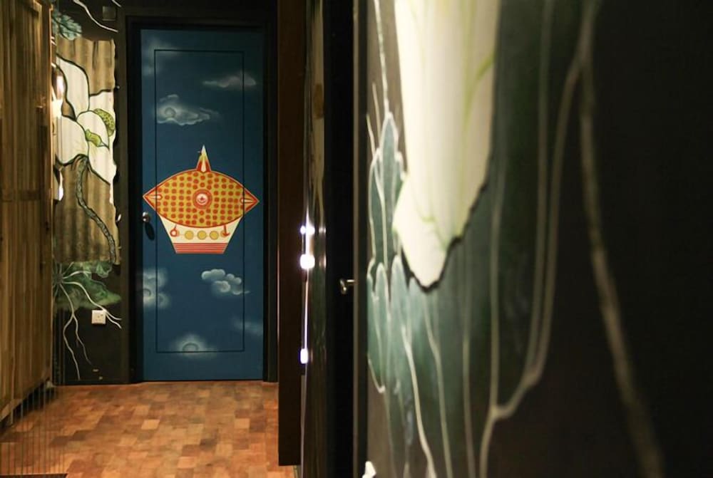 the happy 8 retreat old town