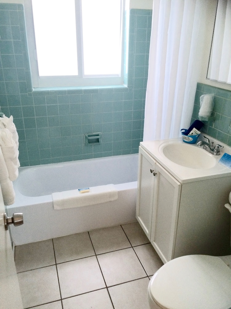 great escape apartments by lowkl